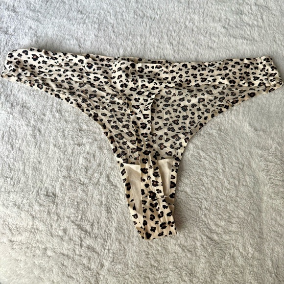 Victoria's Secret Pink and Tan Thong Set (NWOT) - Picture 3 of 9